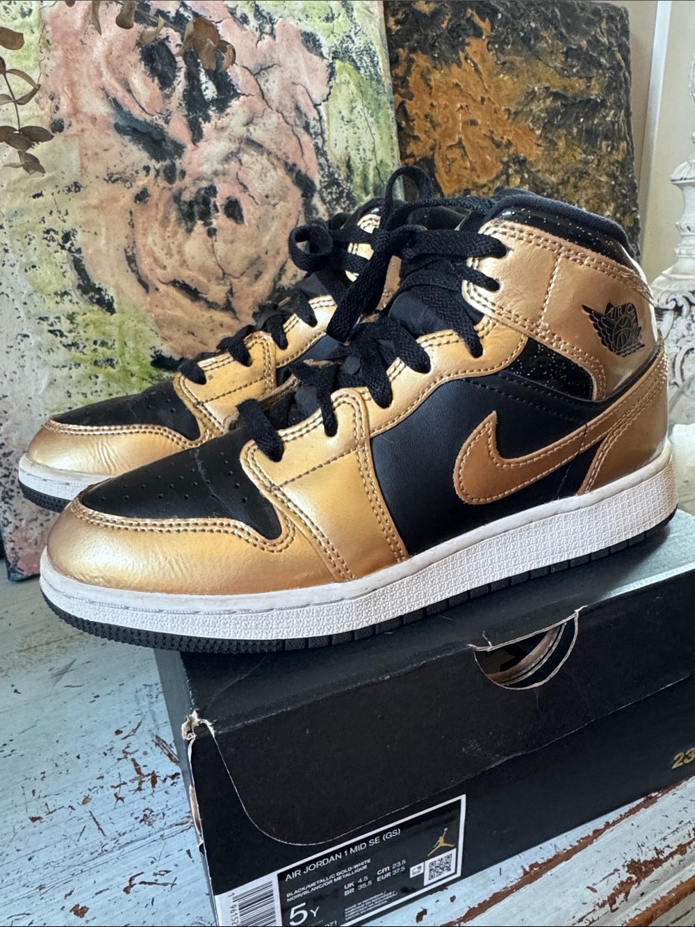 Air Jordan 1 Mid SE (GS) Black & Gold 5Y Black/Metallic Gold-white